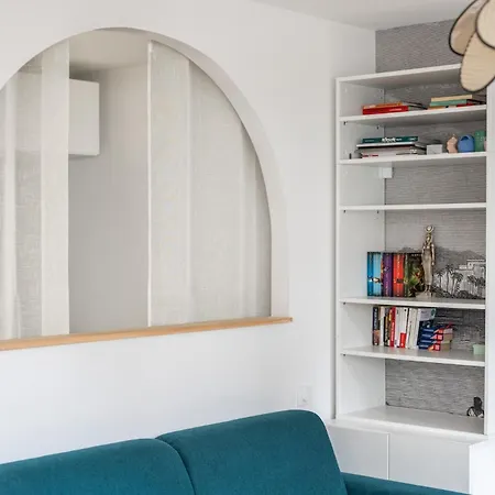 Charming Parisian Away From In The Heart Of * Paris