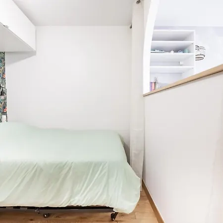 Charming Parisian Away From In The Heart Of Apartment *